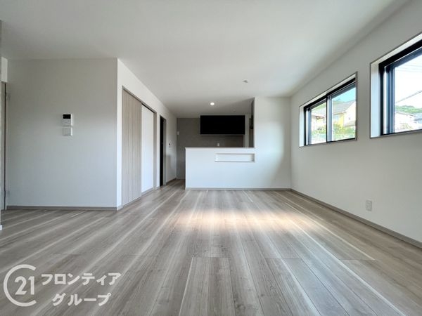 生駒市小明町　新築一戸建て　１５号地