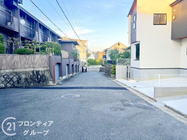 奈良市帝塚山２丁目　新築一戸建て　１号棟