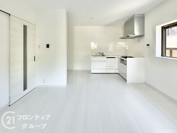 北葛城郡上牧町松里園1丁目　中古一戸建て
