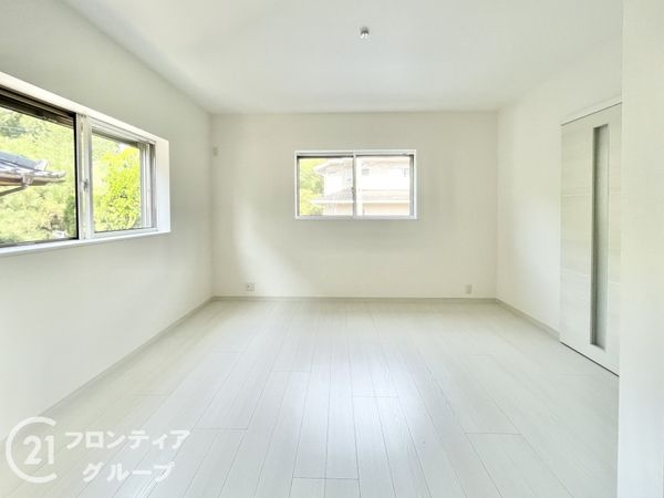 北葛城郡上牧町松里園１丁目の中古一戸建て