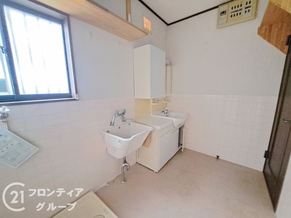 奈良市疋田町の中古一戸建て(洗面台・洗面所)