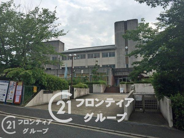 木津川市南加茂台６丁目の中古一戸建て(木津川市立南加茂台小学校)