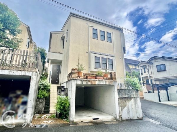 生駒市東菜畑２丁目　中古一戸建て
