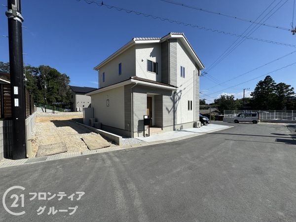 奈良市赤膚町　新築一戸建て　２号棟