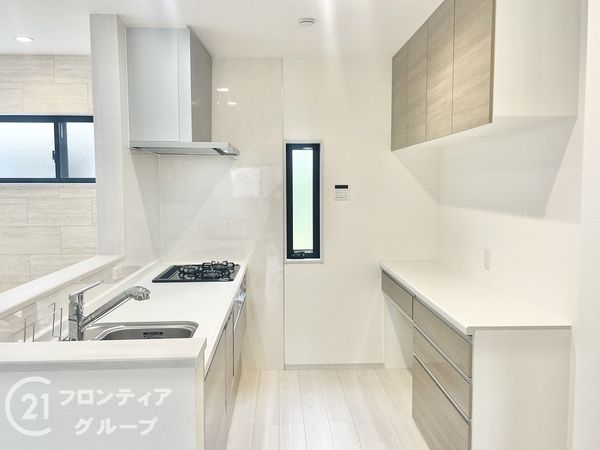 御所市栄町　新築一戸建て　２号棟