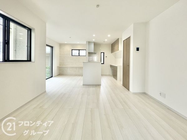御所市栄町　新築一戸建て　２号棟