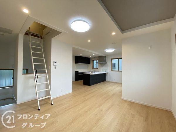 京田辺市三山木越前　新築一戸建て　４号棟