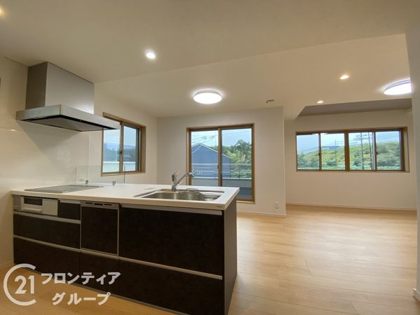 京田辺市三山木越前　新築一戸建て　４号棟
