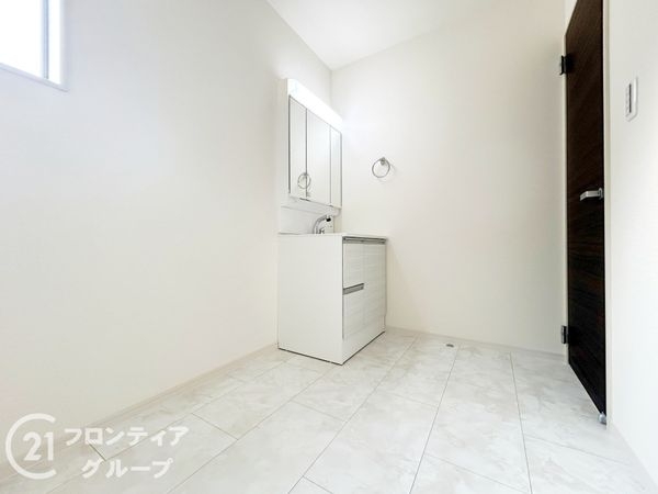 奈良市五条畑１丁目　新築一戸建て　３期　４号棟