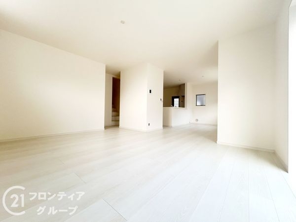 奈良市五条畑１丁目　新築一戸建て　３期　８号棟