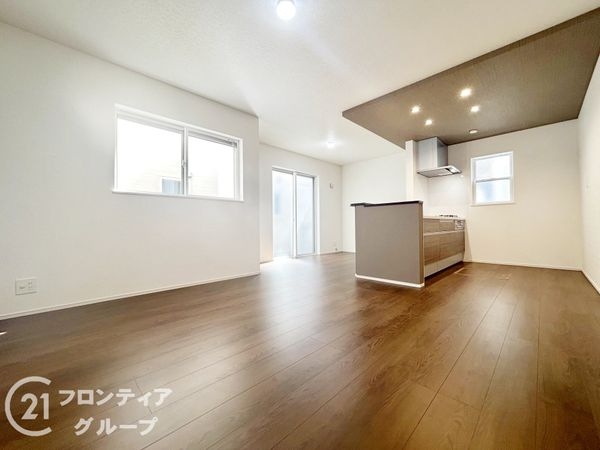 生駒郡斑鳩町目安北２丁目　新築一戸建て　第３　全２区画　１…