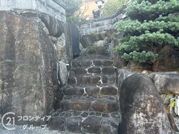生駒市北新町の中古一戸建て