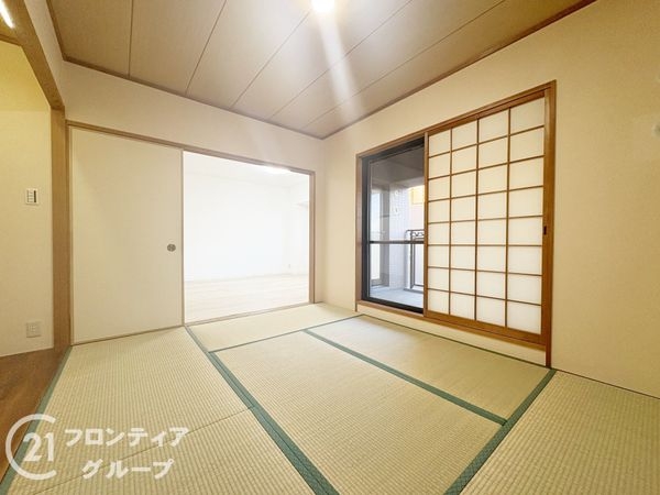 ロイヤルヒルズ富雄F棟　中古マンション