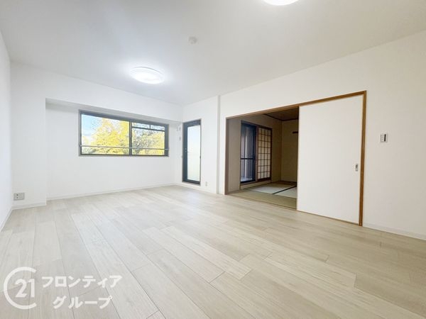 ロイヤルヒルズ富雄F棟　中古マンション