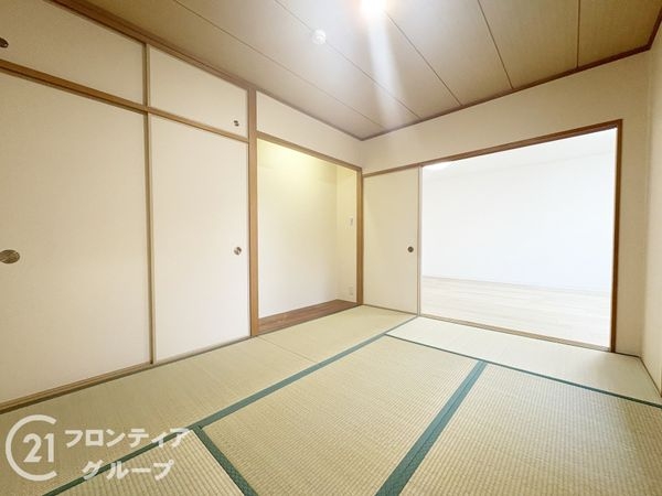 ロイヤルヒルズ富雄F棟　中古マンション