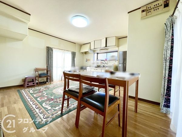 大和郡山市矢田町の中古一戸建て(リビング)