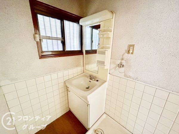 奈良市藤原町の中古一戸建て