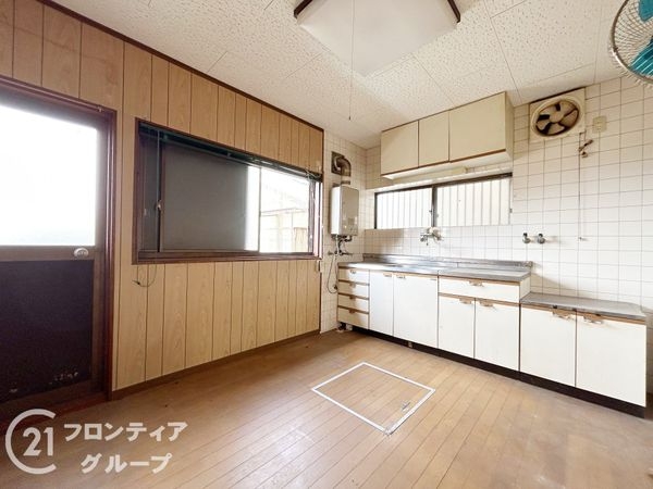奈良市藤原町の中古一戸建て