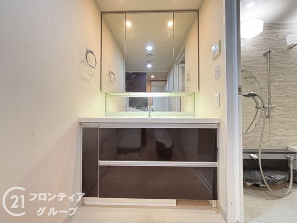 サンクタスリビオ学園大和花のまち 中古マンション(洗面台・洗面所)