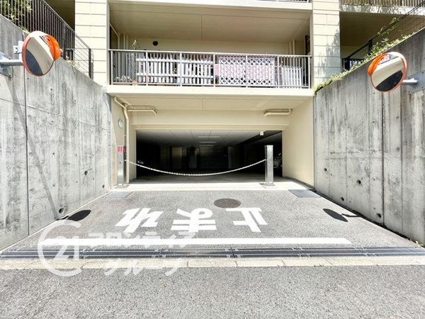 サンクタスリビオ学園大和花のまち 中古マンション(駐車場)