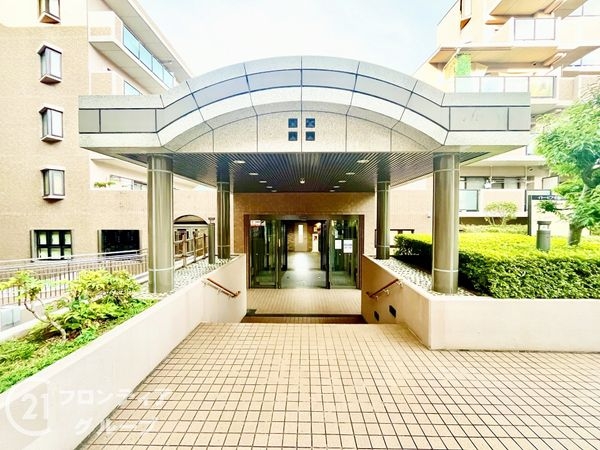 イトーピア生駒ファインコート 中古マンション(エントランス)