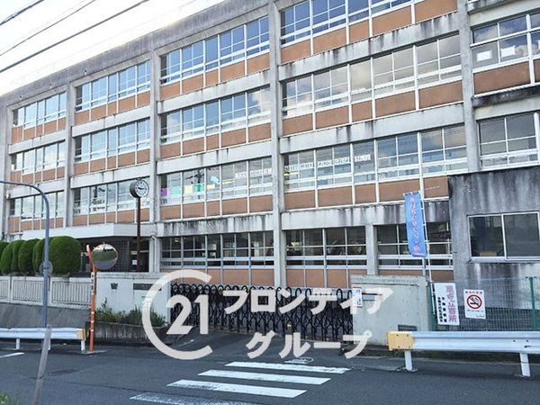 生駒市小平尾町の中古一戸建て(生駒市立生駒南中学校)