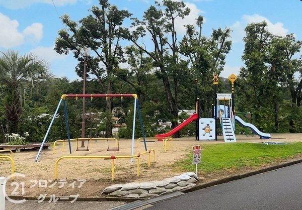 生駒市東生駒月見町　新築一戸建て　1期　全２区画　２号棟(東生駒北第1公園)