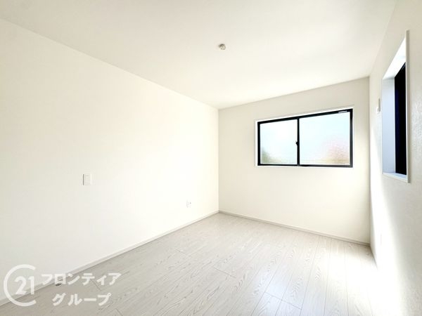 生駒市東生駒月見町　新築一戸建て　1期　全２区画　２号棟