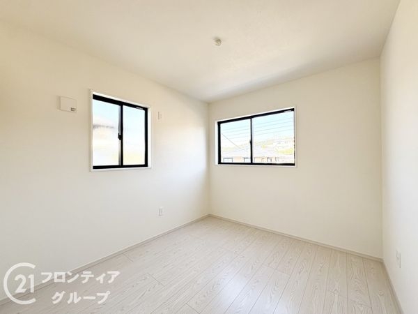 生駒市東生駒月見町　新築一戸建て　1期　全２区画　２号棟