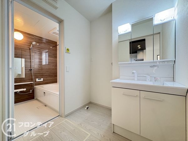 生駒市東生駒月見町　新築一戸建て　1期　全２区画　２号棟