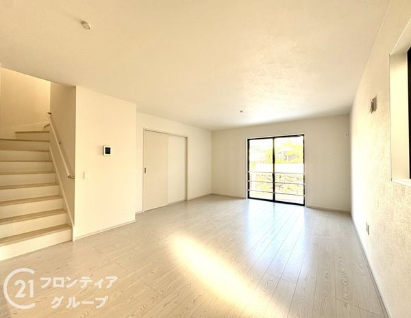 生駒市東生駒月見町　新築一戸建て　1期　全２区画　２号棟