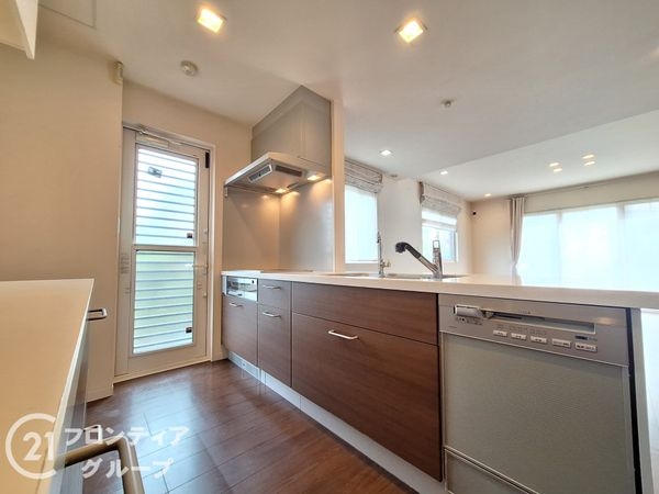 奈良市帝塚山西１丁目　中古一戸建て