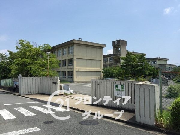 木津かぶと台団地１３号棟　中古マンション(木津川市立高の原小学校)