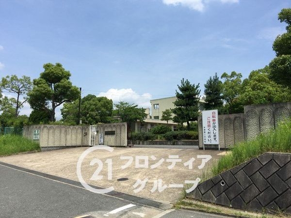 木津かぶと台団地１３号棟　中古マンション(木津川市立木津第二中学校)