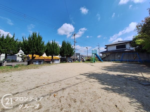 奈良市鳥見町２丁目　新築一戸建て　全２区画　D号地(富雄川西一丁目西街区公園)