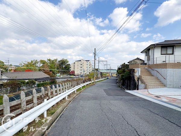 奈良市鳥見町２丁目　新築一戸建て　全２区画　D号地