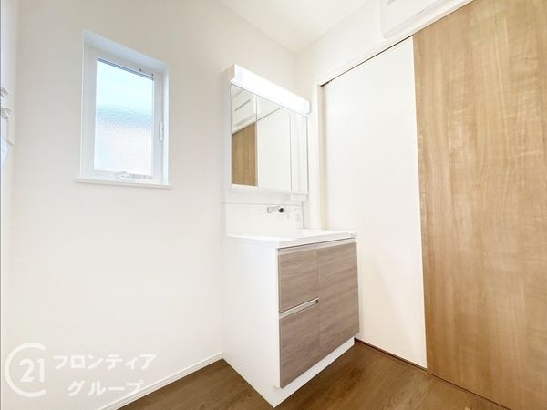 大和郡山市九条町　新築一戸建て　第１１　２号棟