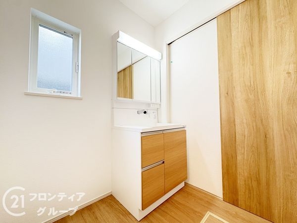 大和郡山市九条町　新築一戸建て　第１１　１号棟