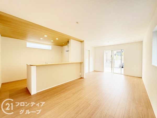 大和郡山市九条町　新築一戸建て　第１１　１号棟