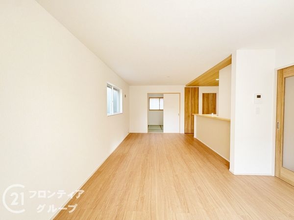 大和郡山市九条町　新築一戸建て　第１１　１号棟