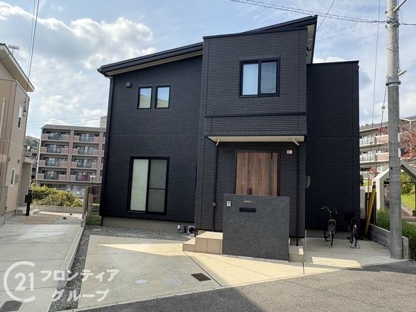 奈良市三松２丁目の中古一戸建て