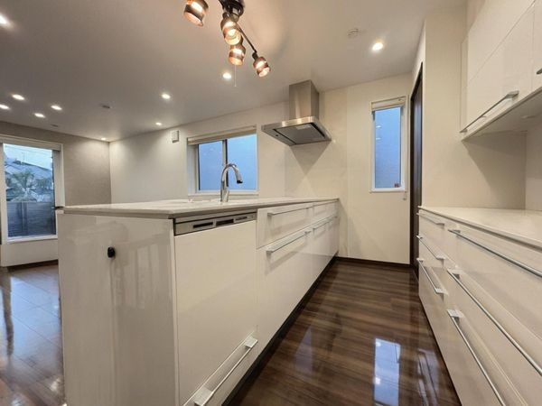 奈良市三松２丁目の中古一戸建て