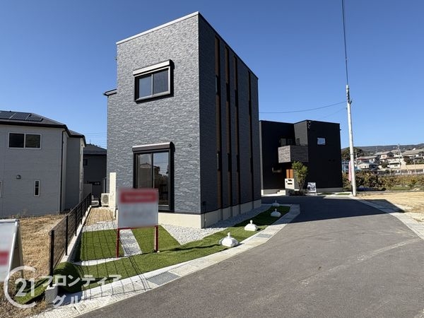 生駒郡平群町吉新３丁目　新築一戸建て　４号棟