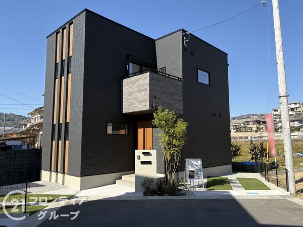 生駒郡平群町吉新３丁目　新築一戸建て　４号棟