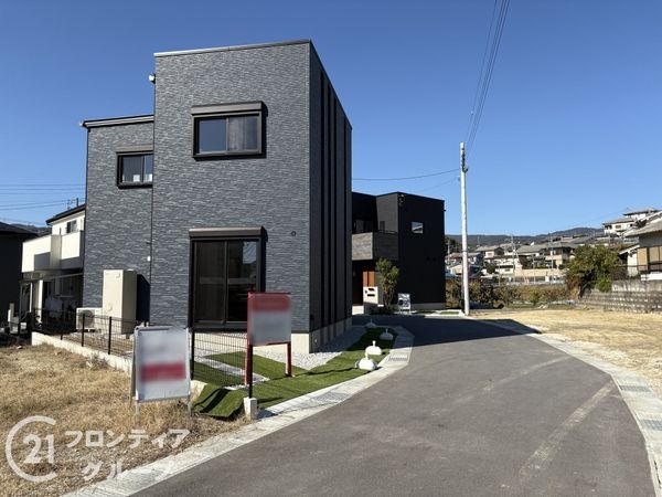 生駒郡平群町吉新３丁目　新築一戸建て　４号棟