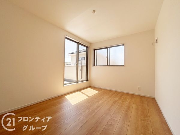 木津川市城山台３丁目　新築一戸建て　２号棟