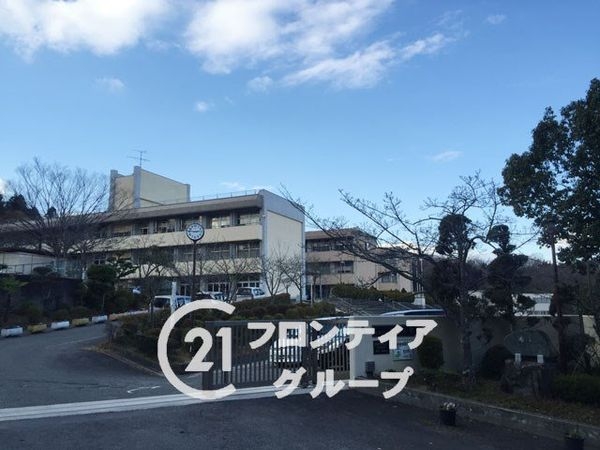 生駒市喜里が丘２丁目の中古一戸建て(生駒市立俵口小学校)