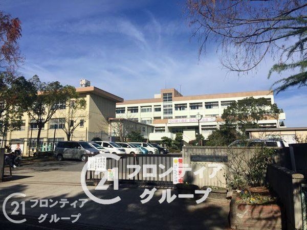 奈良市学園緑ヶ丘３丁目の中古一戸建て(奈良市立二名中学校)