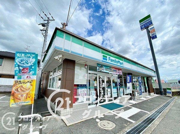 北葛城郡河合町高塚台１丁目　新築一戸建て　３期　２号棟(ファミリーマート上牧桜ヶ丘店)