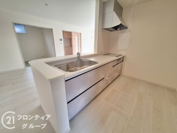 北葛城郡広陵町大字萱野　新築一戸建て　３期　2号棟